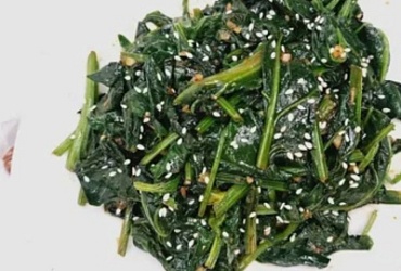 ЧЖИМА БОЦАЙ - алат из шпината с кунжутными семенами